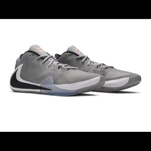 Nike Charles Veronica Youth size 6